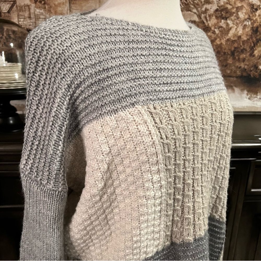 LOFT Sweater Oversized Blocked Gray Tan &  White size Small